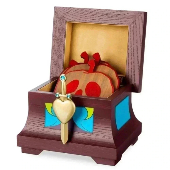 Disney Evil Queen Poison Apple Coaster Set In Chest NIB - Picture 12 of 14